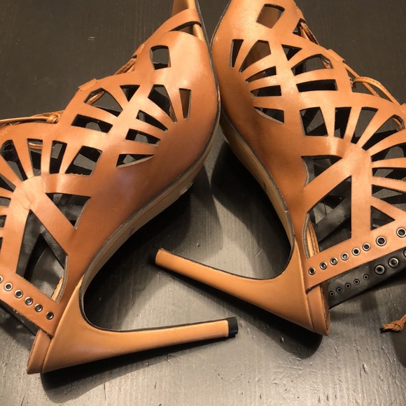 Like New - Woman’s Dolce Vita sexy High heel sandals - Picture 10 of 12
